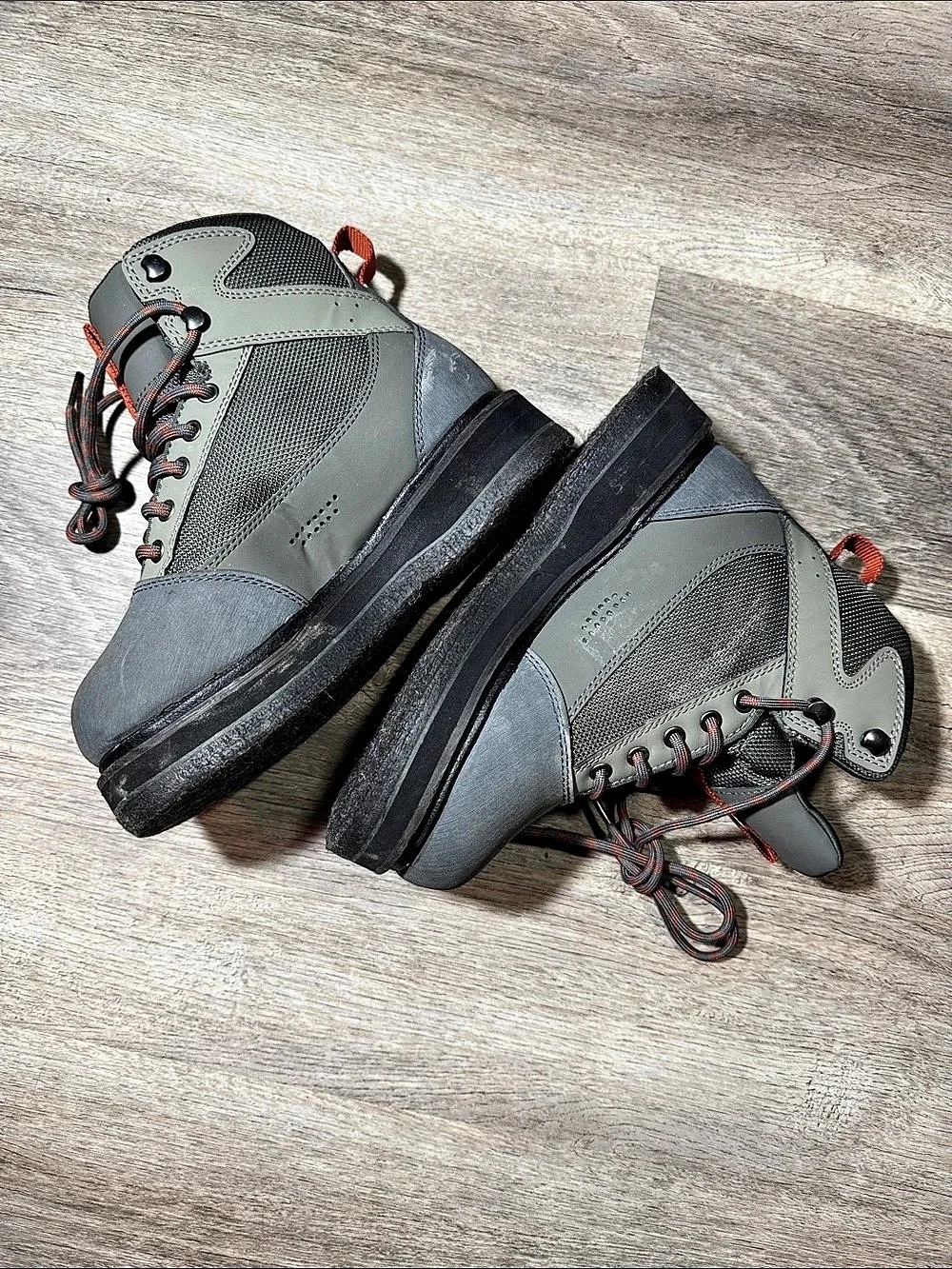 Simms Kids Youth Tributary Felt Sole Wading Boots Gray US Size 4 (EUC)